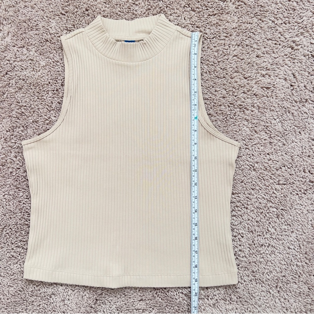 Old Navy Sleeveless Ribbed Tan Cropped Fitted Tank Top NWT Women's Size M - Picture 8 of 8